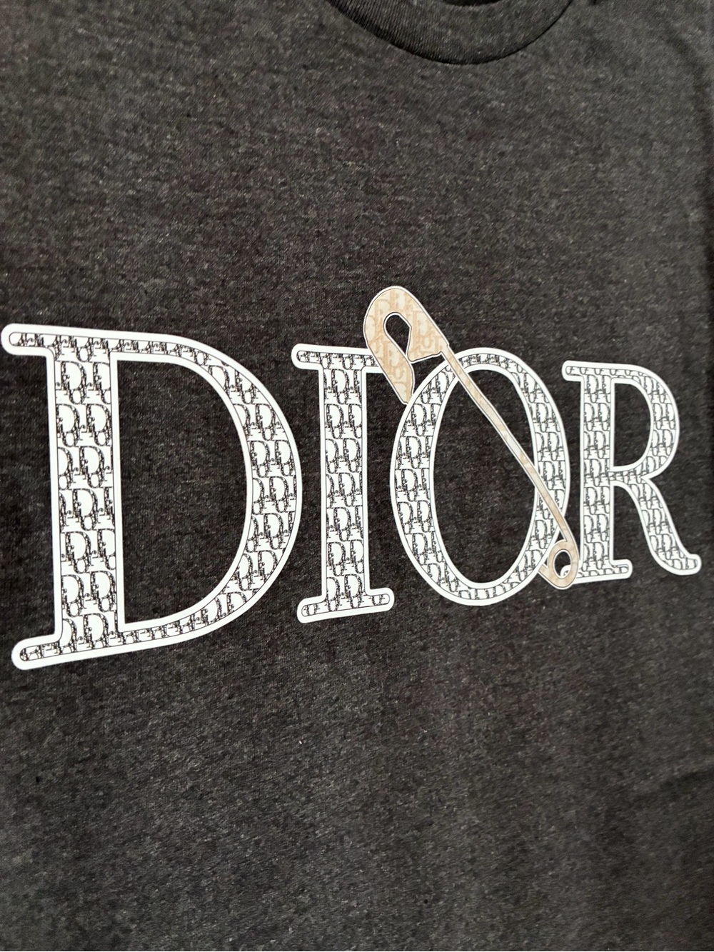 New Men’s Luxury Safety Pin Graphic Designer T-shirt Dark Grey Size XL